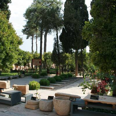 باغ هفت تنان